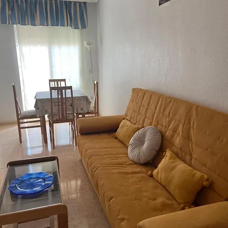 Acogedor En Zona Residencial Con Piscina Apartment