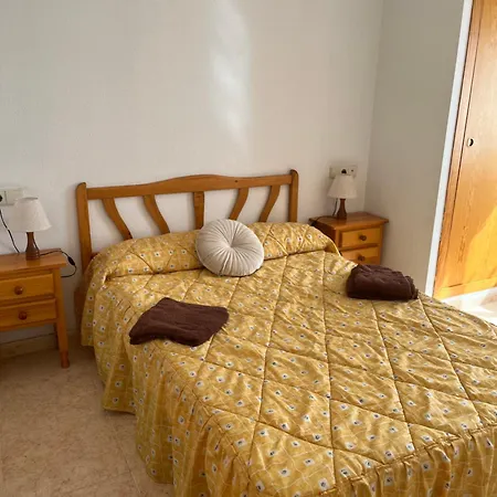 Acogedor En Zona Residencial Con Piscina Torrevieja