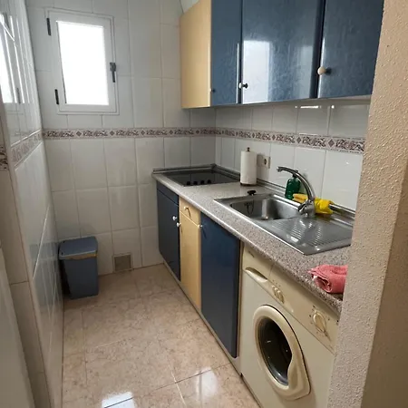 Acogedor En Zona Residencial Con Piscina Apartment *