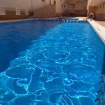 Acogedor En Zona Residencial Con Piscina 公寓 托雷维耶哈