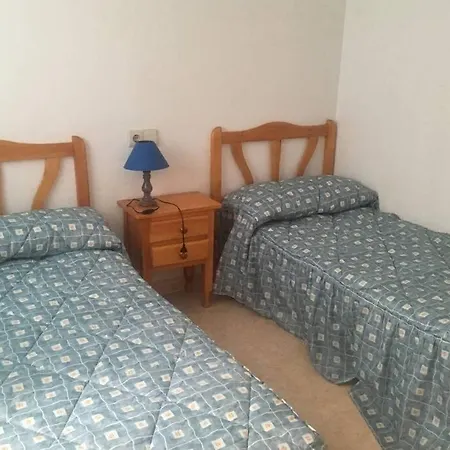 Acogedor En Zona Residencial Con Piscina 公寓